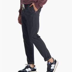 Vuori Men's Ripstop Climber Pants in Charcoal Joggers